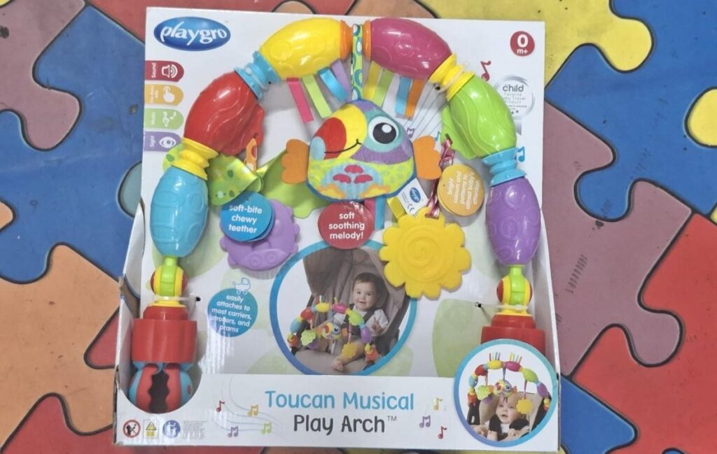 קשת פעילות מוזיקלית לתינוק – Playgro Toucan Musical Play Arch